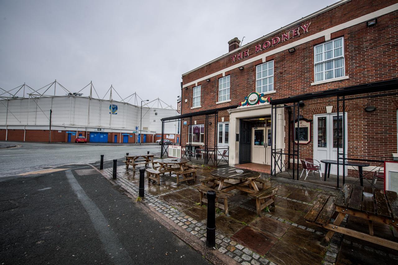 The Rodney Hotel Warrington Exterior foto
